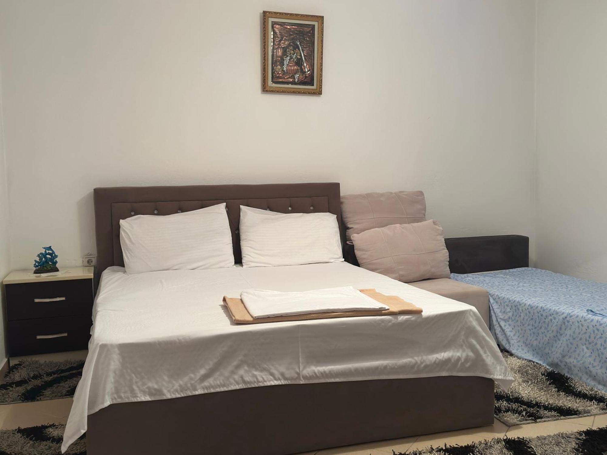Guri Guest House Pogradec Exterior photo